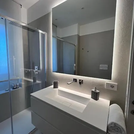 Apartament Redi *